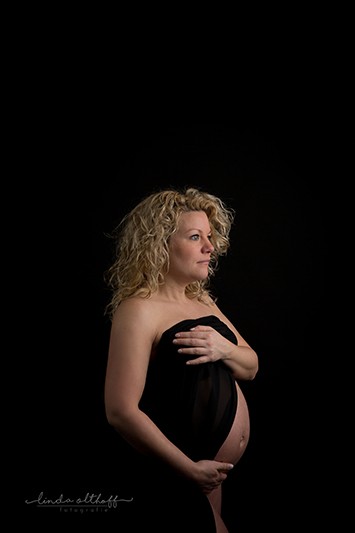 32 Fotoshoot Zwangerschap Linda Olthoff fotografie Beverwijk Heemskerk